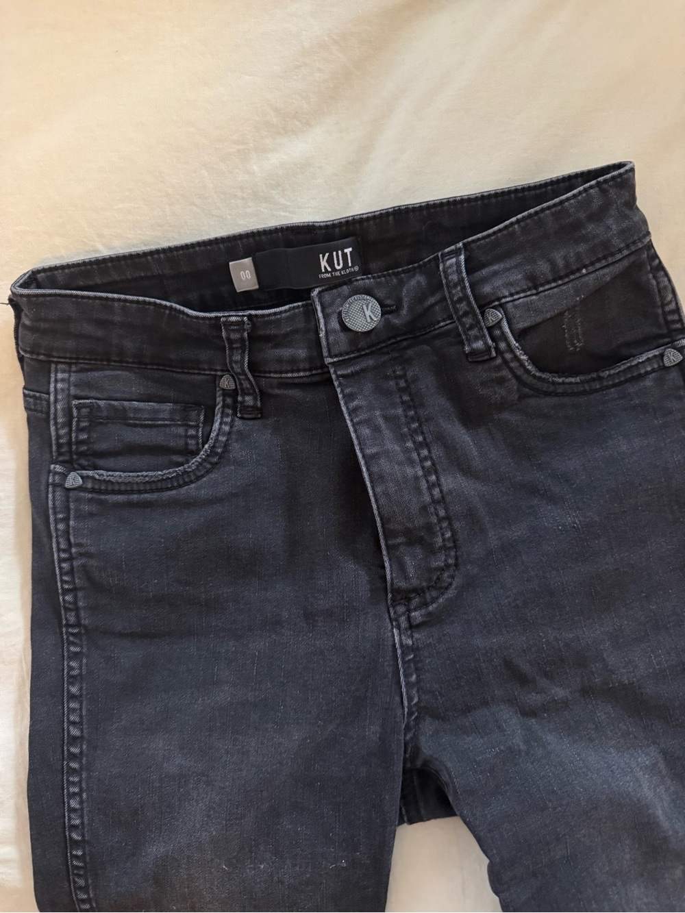 Kut from the Kloth Women's Skinny Jeans in Washed Black